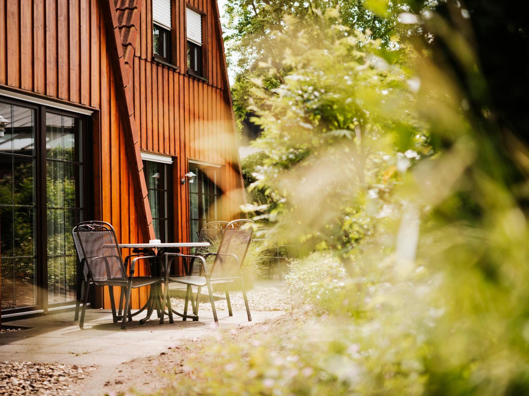 Appartementhotel Seeblick Гронау Экстерьер фото